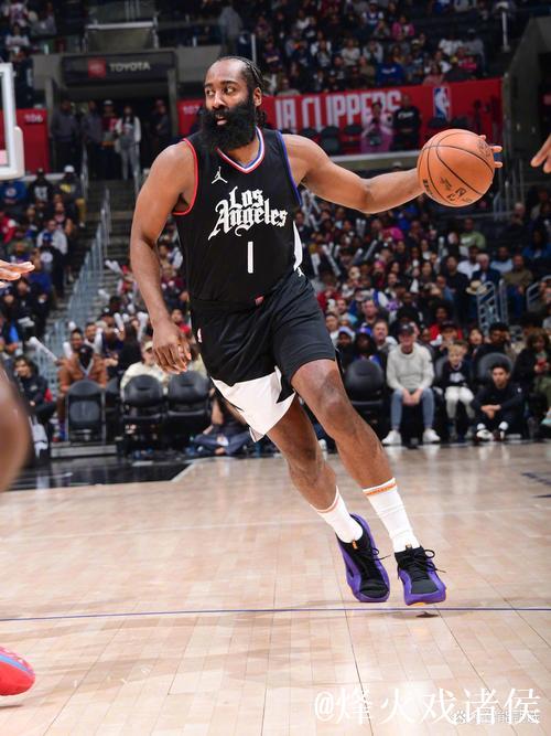 NBA交易市场解锁,哈登未来成焦点 NBA交易市场解锁,哈登未来成焦点